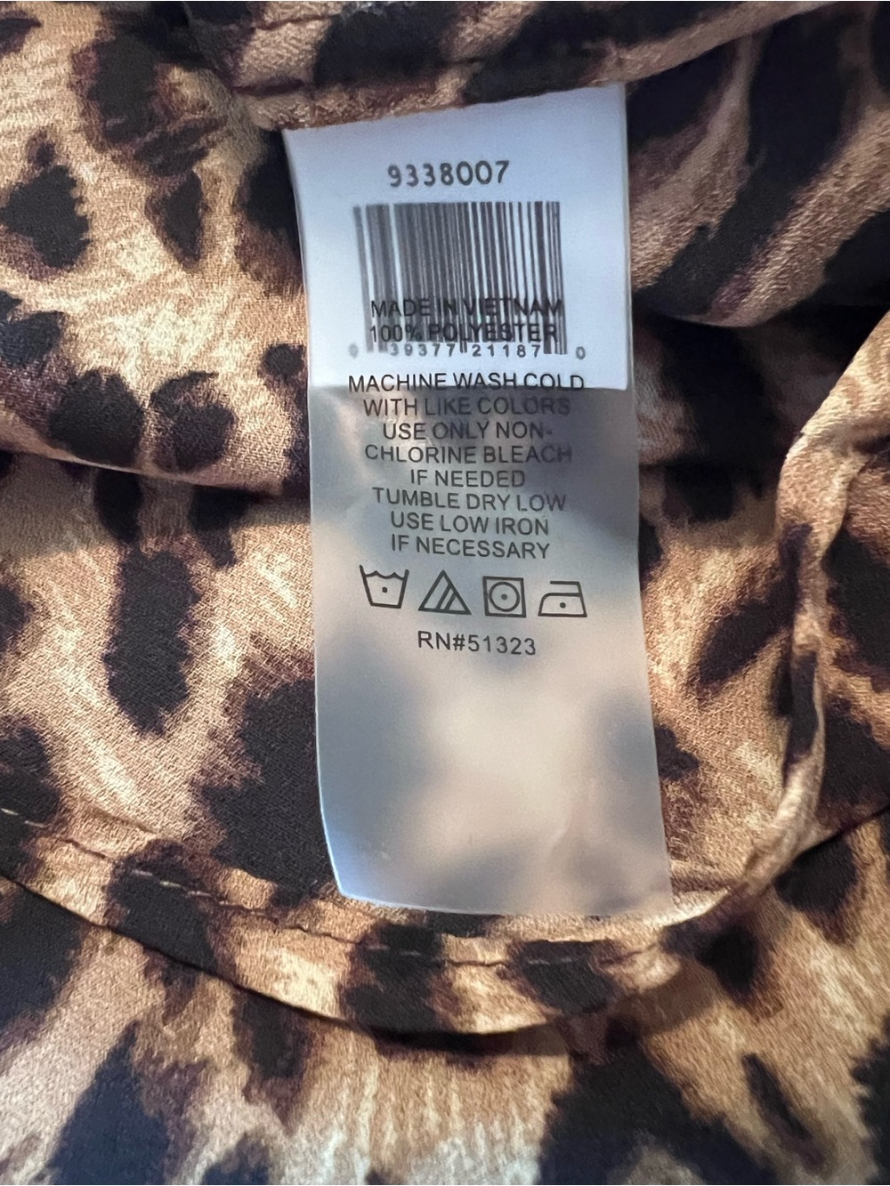 Vince Camuto Leopard Print Sleeveless V-Neck Top Corpcore Women’s Size Medium - Picture 7 of 10